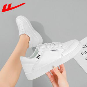 Novi model ženskih tenisica od umjetne kože sa ravnim đonom