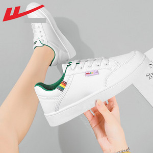 Novi model ženskih tenisica od umjetne kože sa ravnim đonom