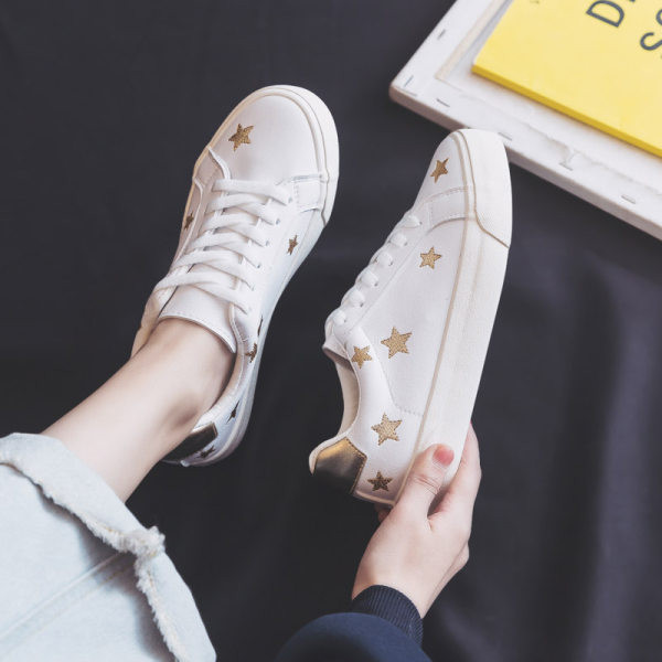 Tenisi de dama din piele cu stelute si cravate