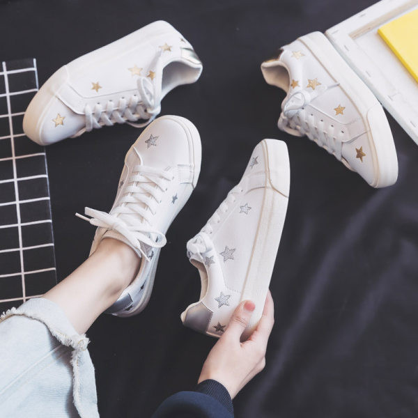 Tenisi de dama din piele cu stelute si cravate