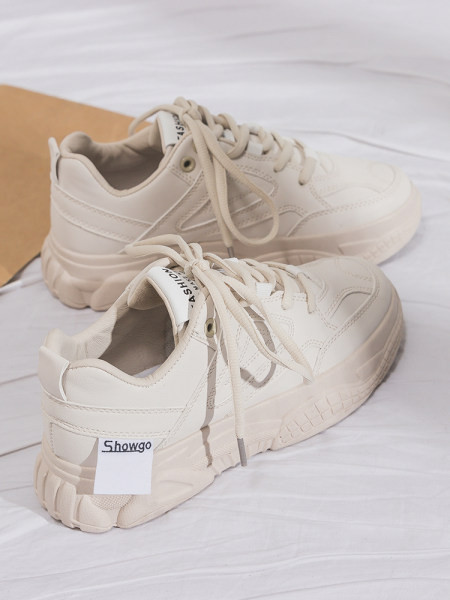 Ženske casual tenisice s amblemom