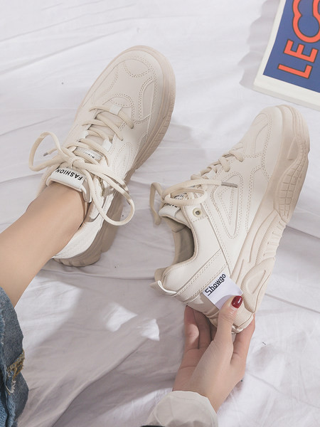 Ženske casual tenisice s amblemom