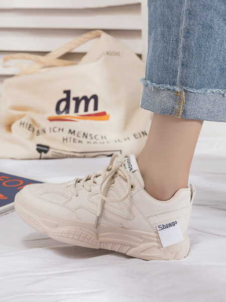 Ženske casual tenisice s amblemom