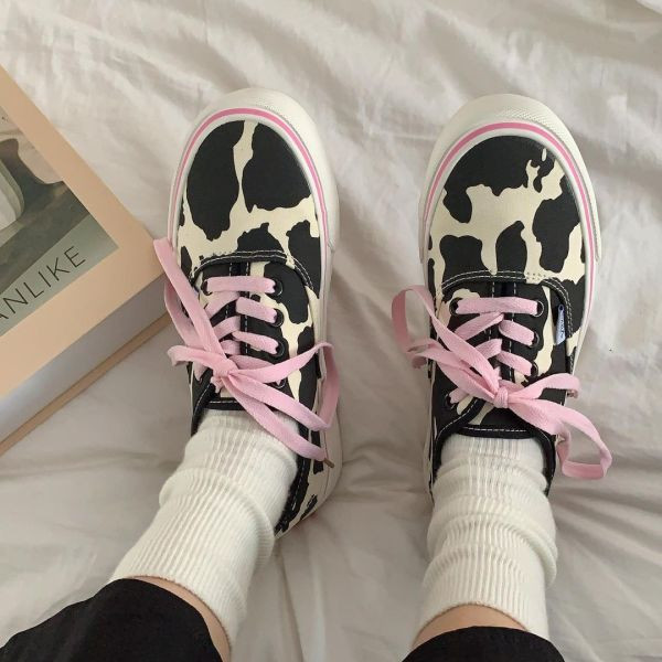 Ženske tekstilne tenisice sa animal printom i vezicama u boji