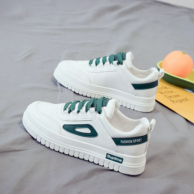 Novi model ženskih patika u bijeloj boji sa ravnim đonom