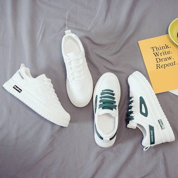 Novi model ženskih patika u bijeloj boji sa ravnim đonom