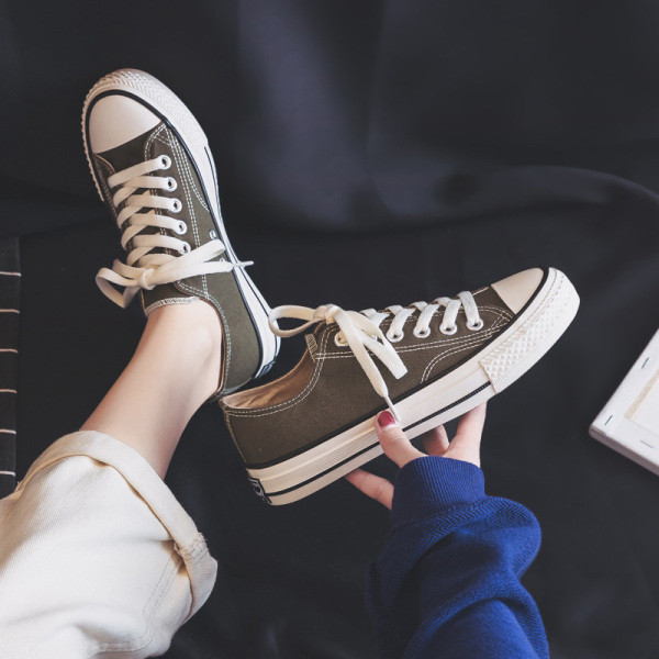 Ležerne ženske tenisice s ravnim potplatom i vezicama u više boja