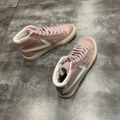 Novi model ženskih tenisica sa ravnim potplatom - dva modela