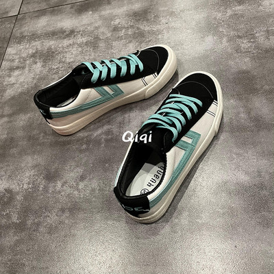 Novi model ženskih tenisica sa ravnim potplatom - dva modela