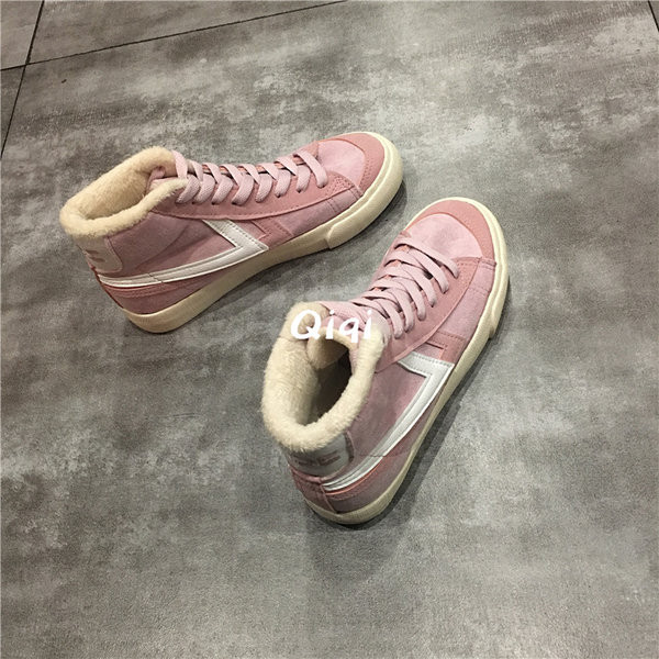 Novi model ženskih tenisica sa ravnim potplatom - dva modela