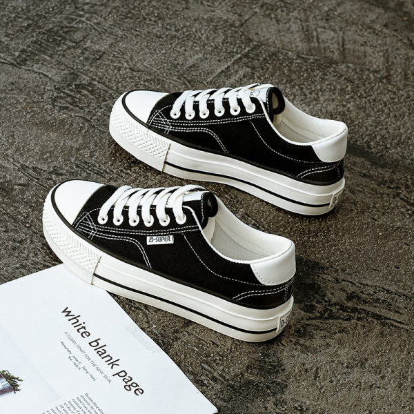 Moteriški tekstiliniai sportbačiai klasikinio modelio su raišteliais