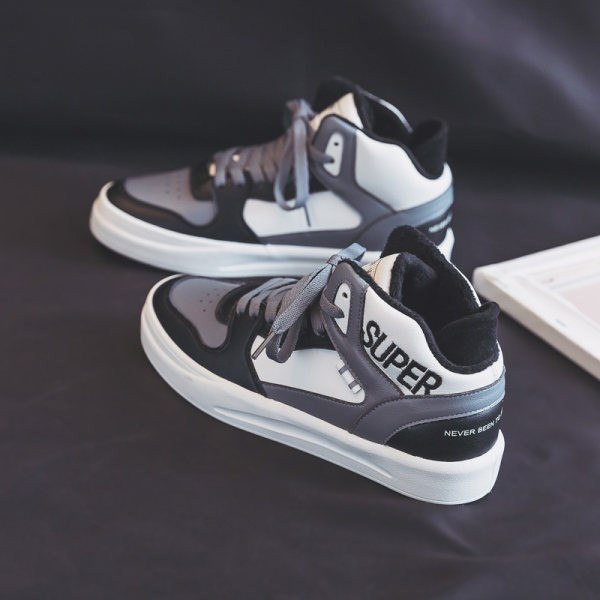 Ženske ležerne tenisice s ravnim đonom pogodne za proljeće