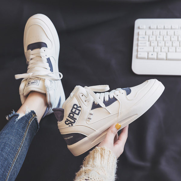 Ženske ležerne tenisice s ravnim đonom pogodne za proljeće