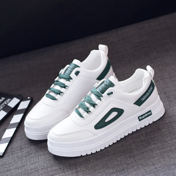 Ženske tenisice s vezicama primjerene za proljeće