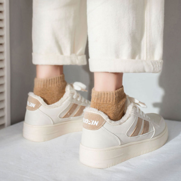 Ženske tenisice sa ili bez tople postave