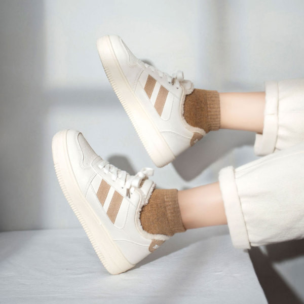 Ženske tenisice sa ili bez tople postave