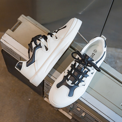 Ženske ležerne tenisice u dvije boje sa vezicama i ravnim đonom