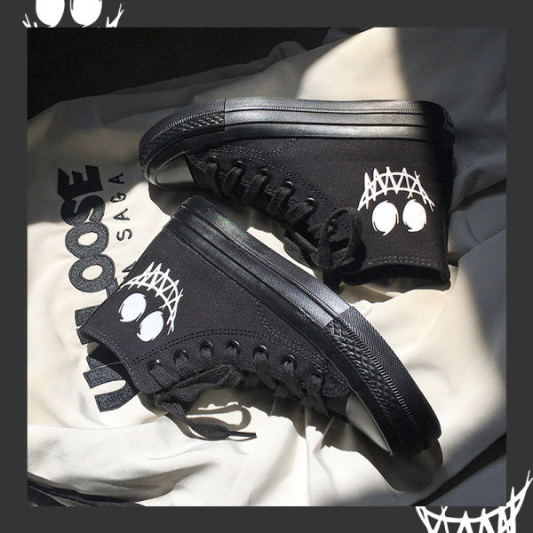 Moteriški laisvalaikio sportbačiai su raišteliais juodos spalvos