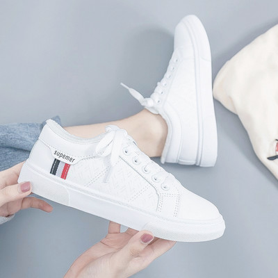 Naiste vabaaja tossud - lameda talla ja paeltega