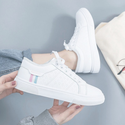 Naiste vabaaja tossud - lameda talla ja paeltega