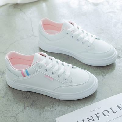 Naiste vabaaja tossud - lameda talla ja paeltega