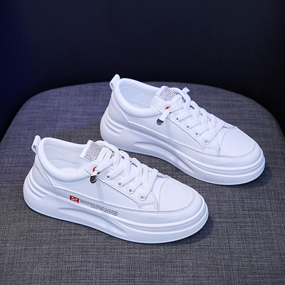 Ležerne ženske tenisice s ravnim potplatom s vezicama