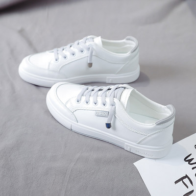 Laisvalaikiai moteriški sportbačiai iš eko odos plokščiu padu