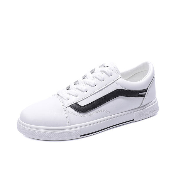 Laisvalaikiai moteriški sportbačiai iš eko odos plokščiu padu