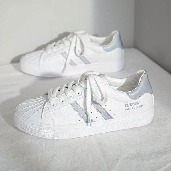 Dámske tenisky s nápisom - vyrobené z eko kože