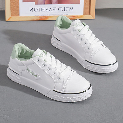 Dámske ležérne tenisky so šnúrkami v bielej farbe - vhodné na jar