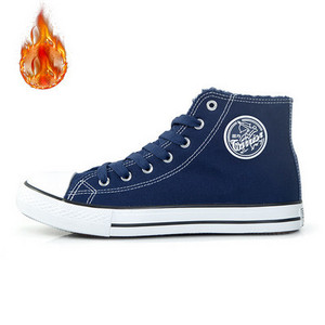 Laisvalaikiai moteriški sportbačiai su raišteliais ir plokščiu padu – kelių spalvų