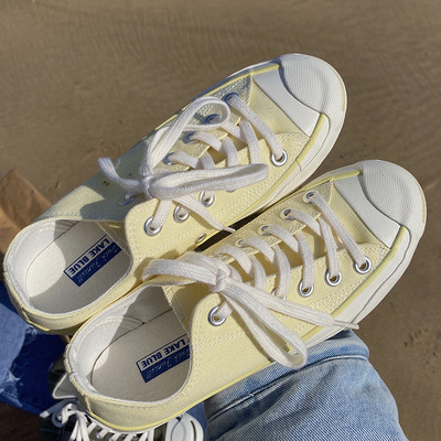 Proljetne ženske tenisice s vezicama i ravnim đonom primjerene za proljeće