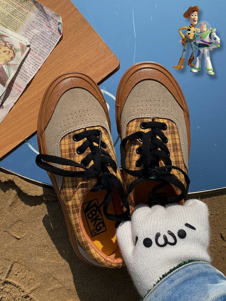 Ženske casual tenisice s vezicama smeđe boje