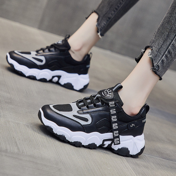 Novi model ženskih tenisica sa grubim đonom u više boja