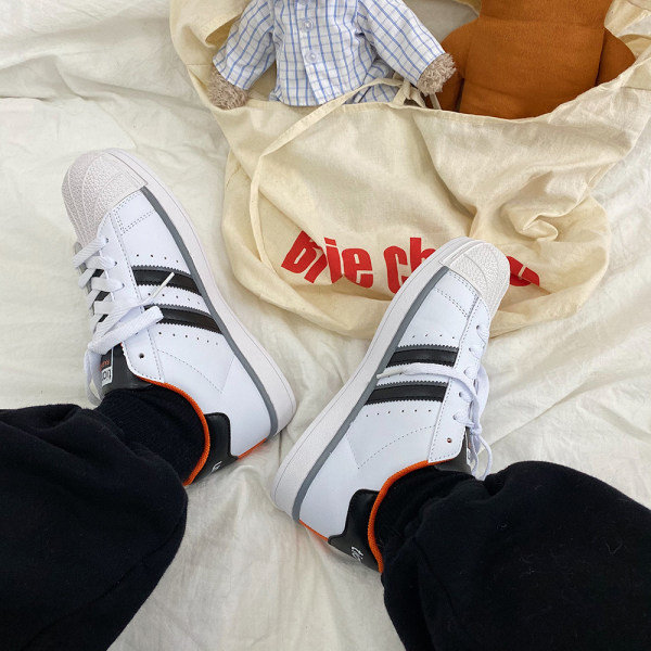 Proljetne ženske tenisice na vezice u dvije boje