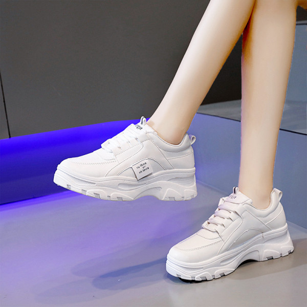 Moteriški sportbačiai grubiu padu iš eko odos