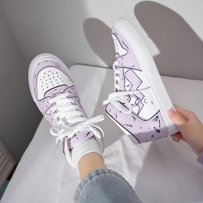 Šarene ženske tenisice s aplikacijama i vezicama