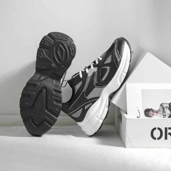 Ležerne ženske tenisice - s grubim potplatom i vezicama