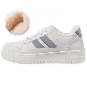 Novi model ženskih kožnih patika sa vezicama