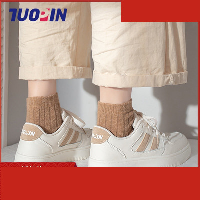 Novi model ženskih kožnih patika sa vezicama