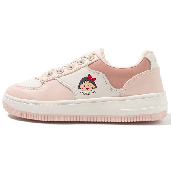 Moderne ženske tenisice s vezicama i aplikacijama