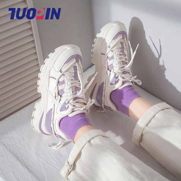 Novi model sportskih tenisica sa grubim đonom