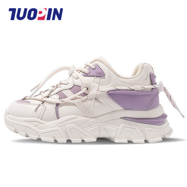 Novi model sportskih tenisica sa grubim đonom