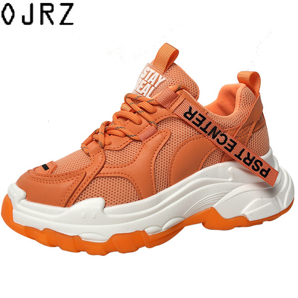 Moteriški modernūs sportbačiai su išsiuvinėtu užrašu