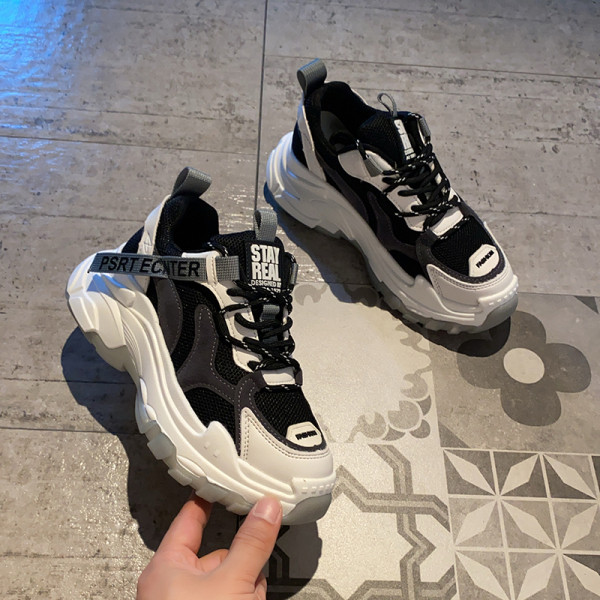 Moteriški modernūs sportbačiai su išsiuvinėtu užrašu