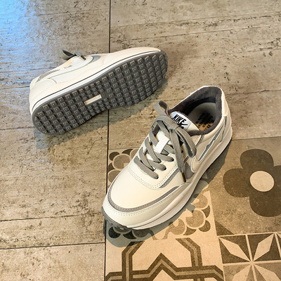 Ležerne tenisice s ravnom platformom