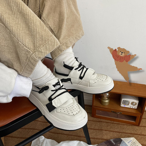 Ženske tenisice bijele boje sa vezicama u dvije boje