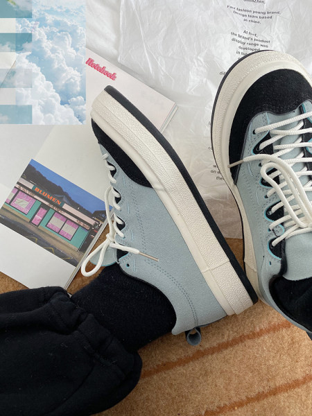 Novi model ženskih patika u tri boje sa vezicama