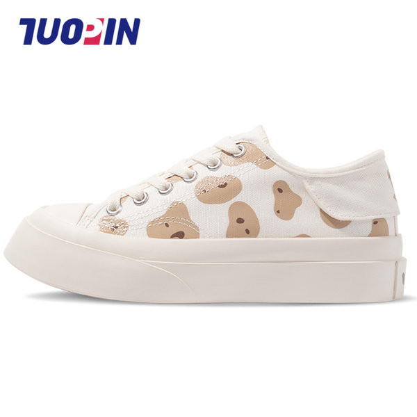 Novi model ženskih tenisica sa aplikacijom - ravnim đonom