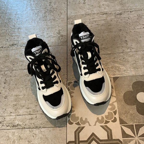 Ženske tenisice od eko brušene kože i tekstila - visoki model do gležnja